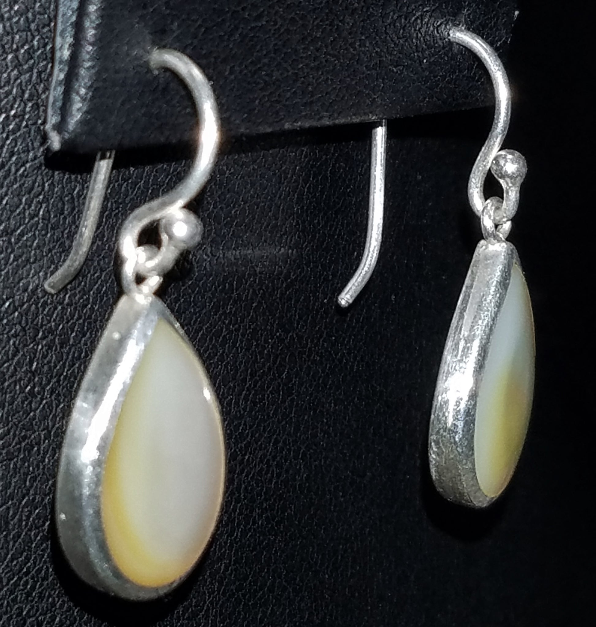 Amazon.com: Vintage White Mother of Pearl Streak Teardrop .925 Sterling  Silver Dangle Earrings: Clothing, Shoes & Jewelry